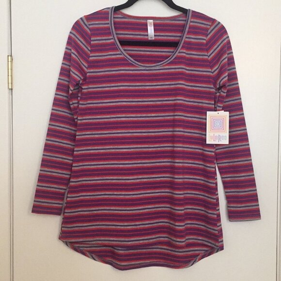 LuLaRoe Tops - XS LuLaRoe‎ Lynnae T Shirt D05 814